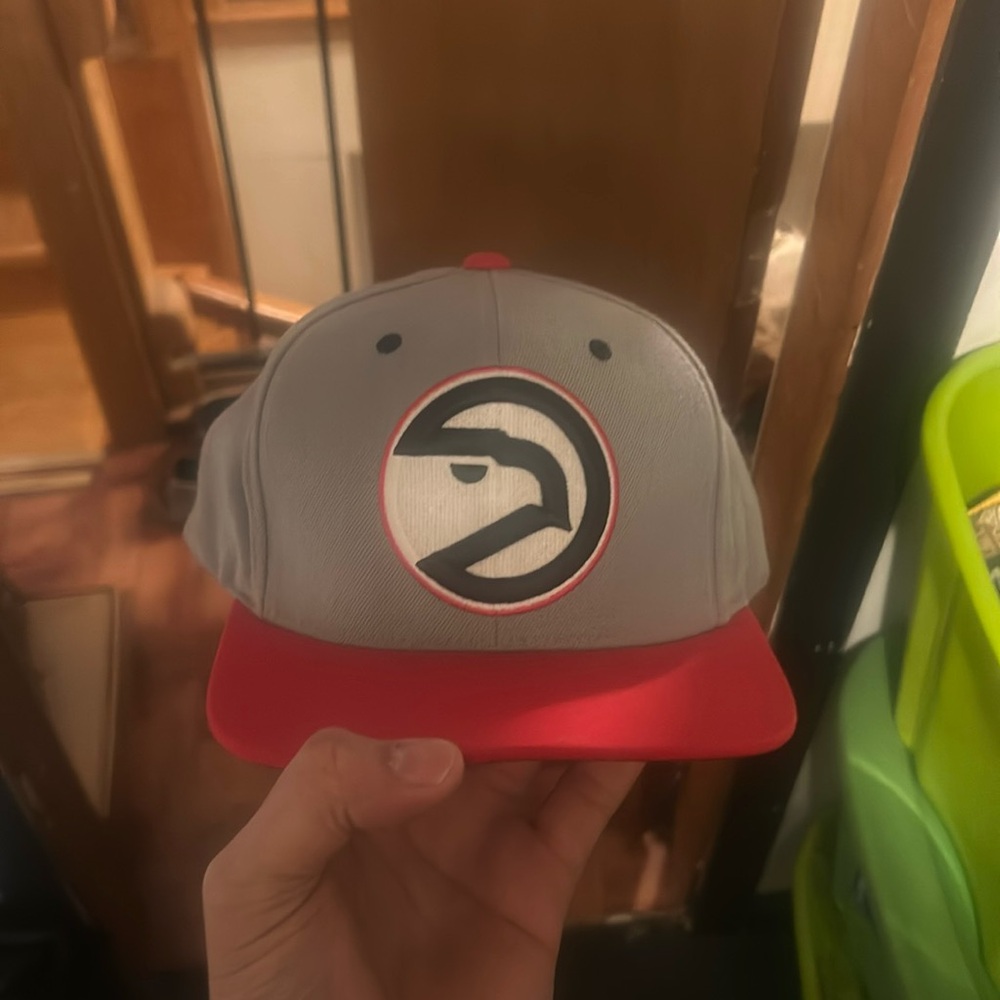 Atlanta hawks Mitchell & ness hat very rare only a few made